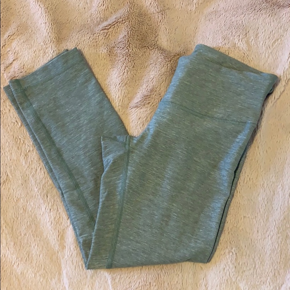 🚫SOLD🚫 NWOT Lululemon Crop Leggings
